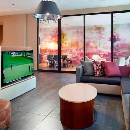 Courtyard By Marriott Lagrange Hotel Buitenkant foto