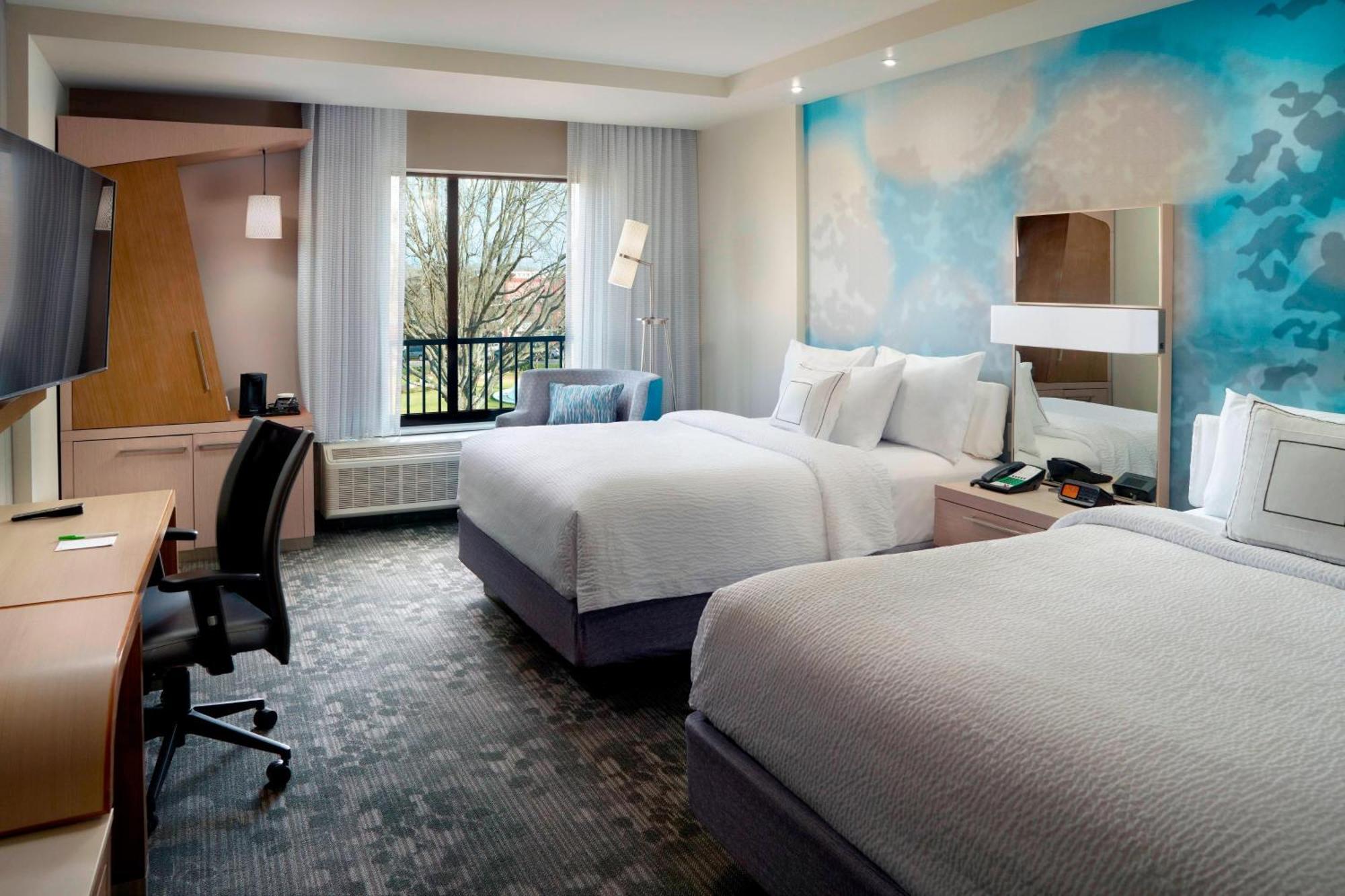Courtyard By Marriott Lagrange Hotel Buitenkant foto